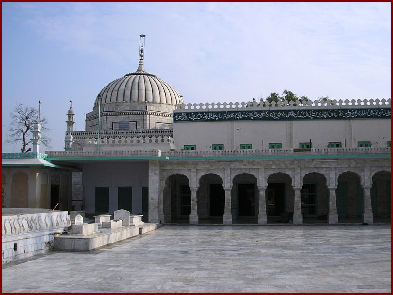 Roza Shareef  Of Hazrat Qibla-alum Khwaja Noor Muhammad Maharvi R.A